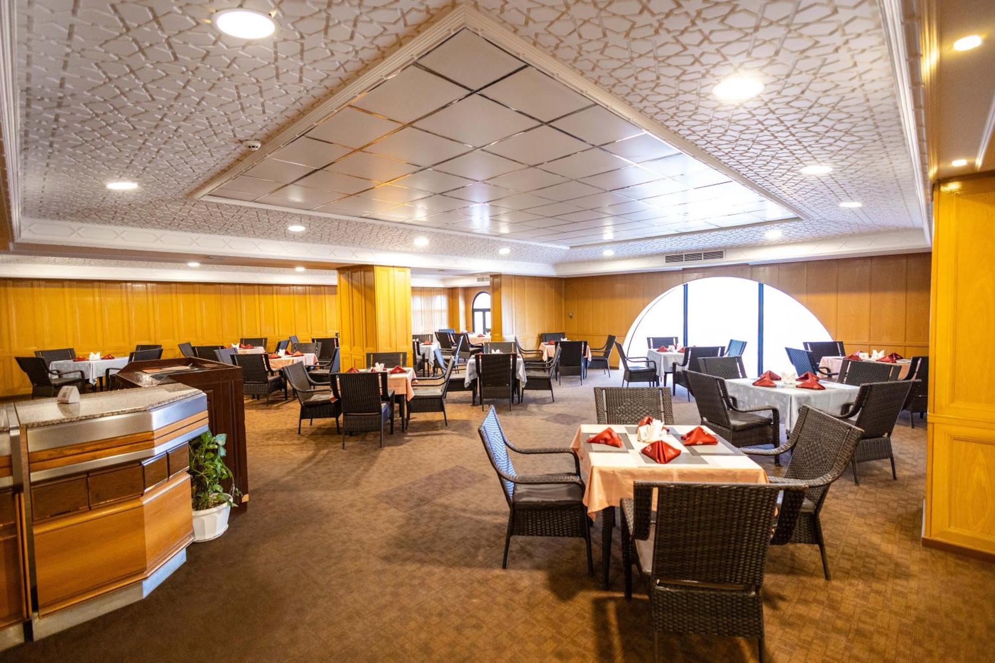 Hamdan Plaza Hotel Salalah, An Htg Hotel Buitenkant foto