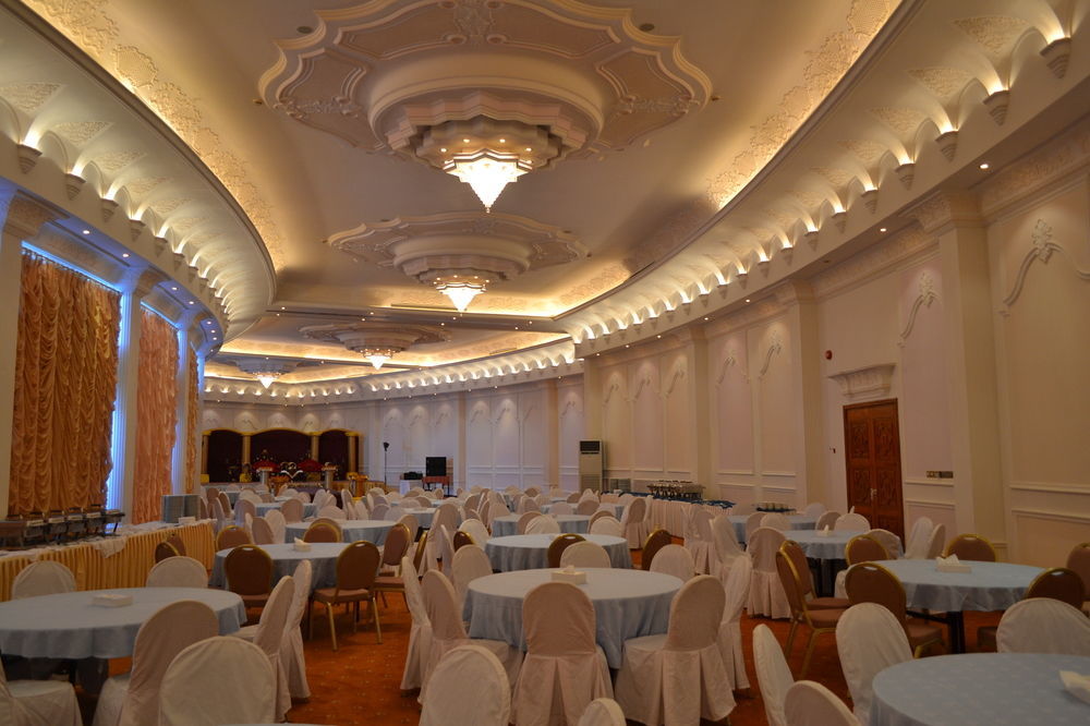 Hamdan Plaza Hotel Salalah, An Htg Hotel Buitenkant foto
