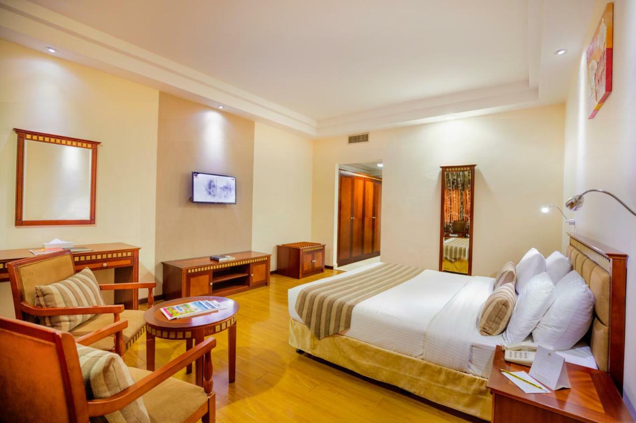 Hamdan Plaza Hotel Salalah, An Htg Hotel Buitenkant foto