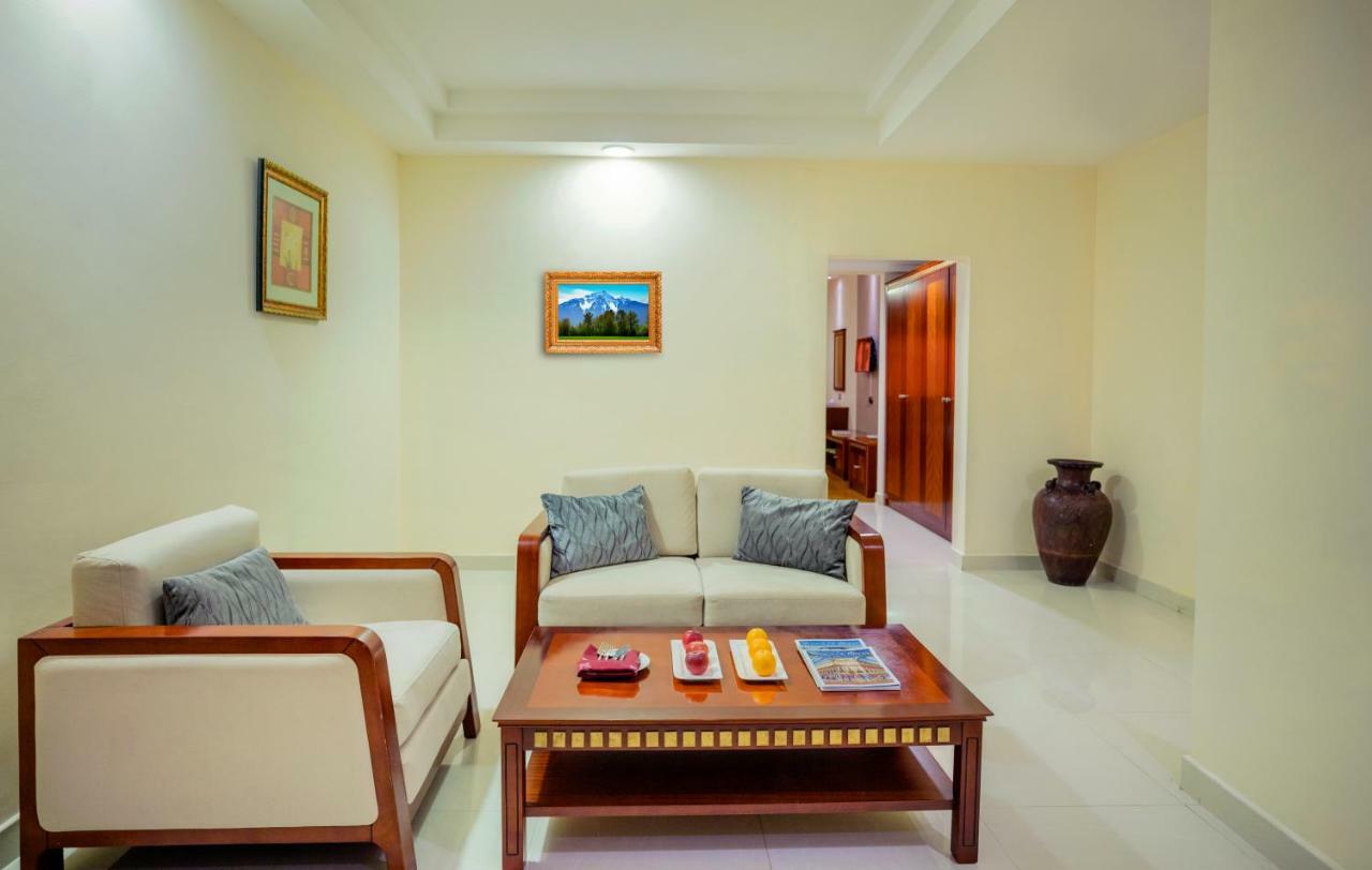 Hamdan Plaza Hotel Salalah, An Htg Hotel Buitenkant foto